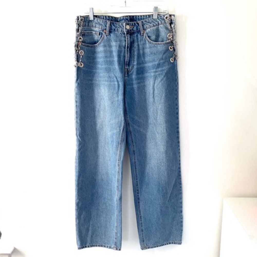 H&M Eyelet Chain Side Detail Light Wash High Waisted Straight Leg Jeans Sz 10